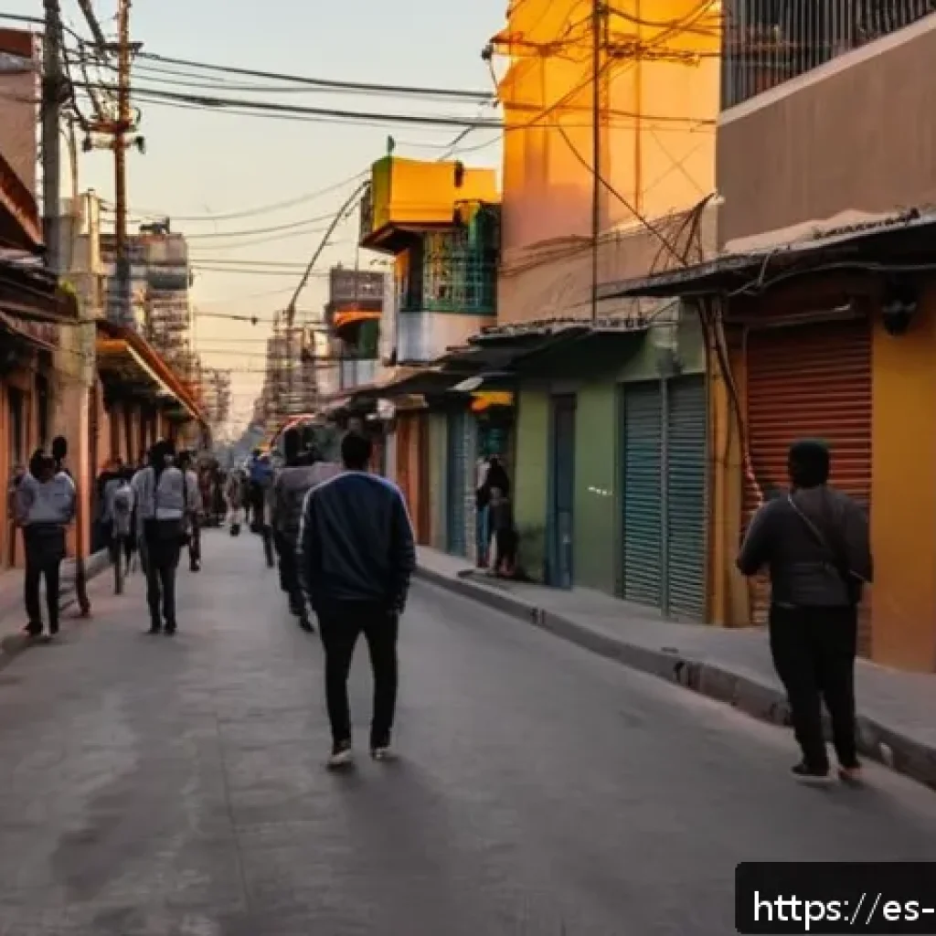 멕시코 내 범죄 유형과 예방 방법 - Urban Mexican street scene at dusk showing a moderately crowded, dimly lit alley with groups of peop...